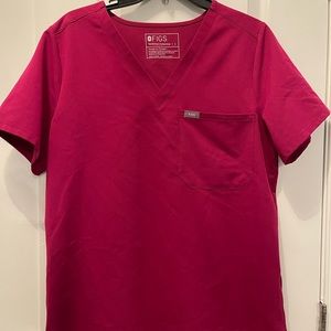Figs Magenta scrub top, large